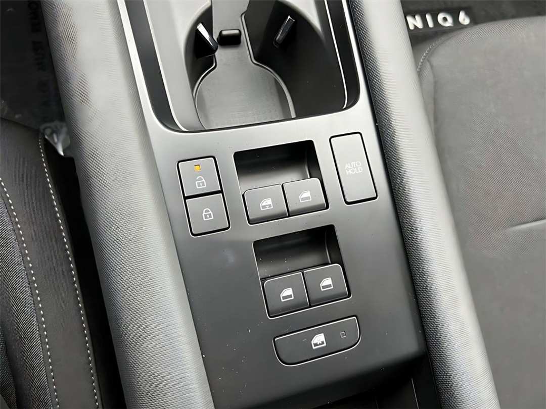 2025 Hyundai Ioniq 6 SE - Image 21