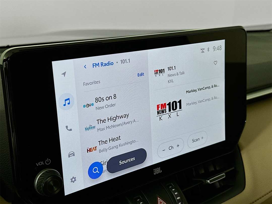 2025 Toyota Rav4 XLE Premium - Image 15