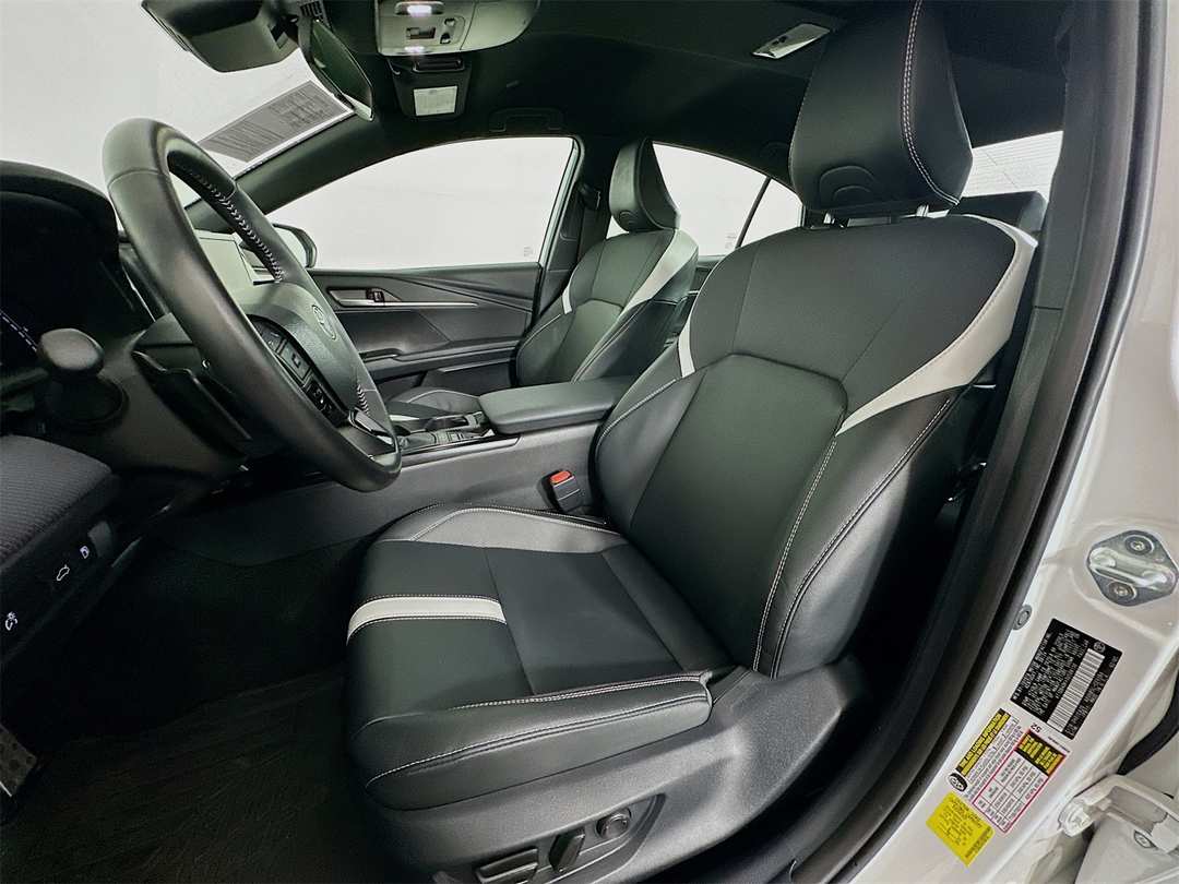 2025 Toyota Camry SE - Image 20