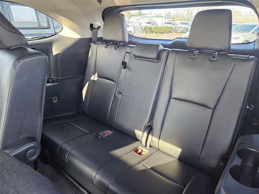 2020 Toyota Highlander XLE - Image 31