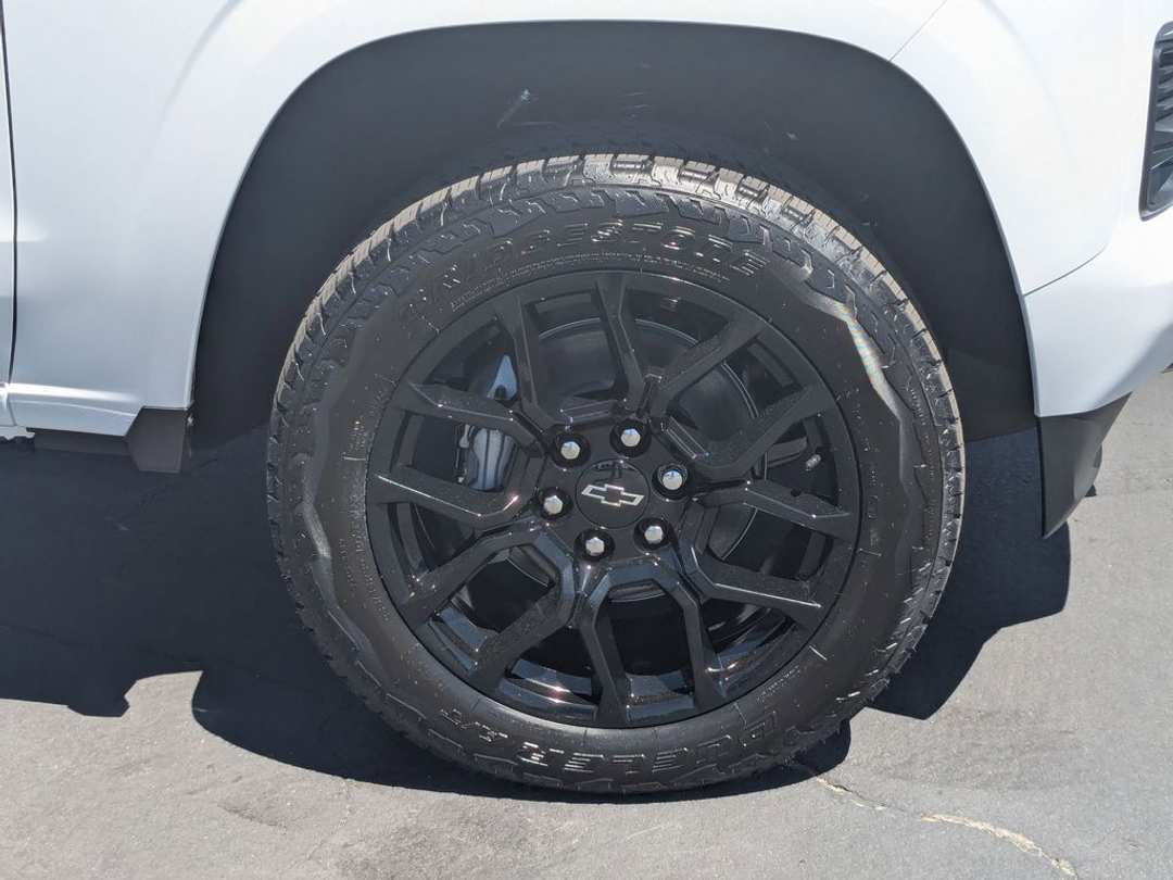 2025 Chevrolet Colorado Z71 - Image 32