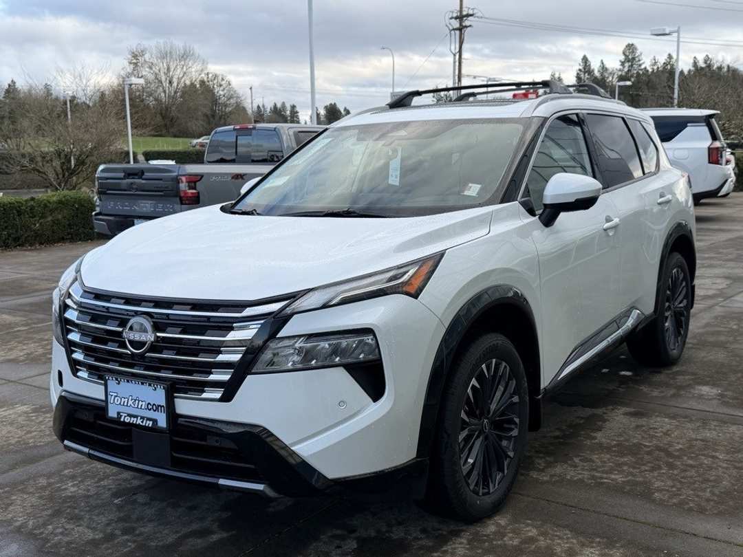 2026 Nissan Rogue Platinum - Image 4