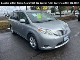 2017 Toyota Sienna LE