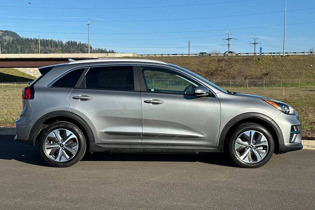 2022 Kia Niro Ev EX - Image 2