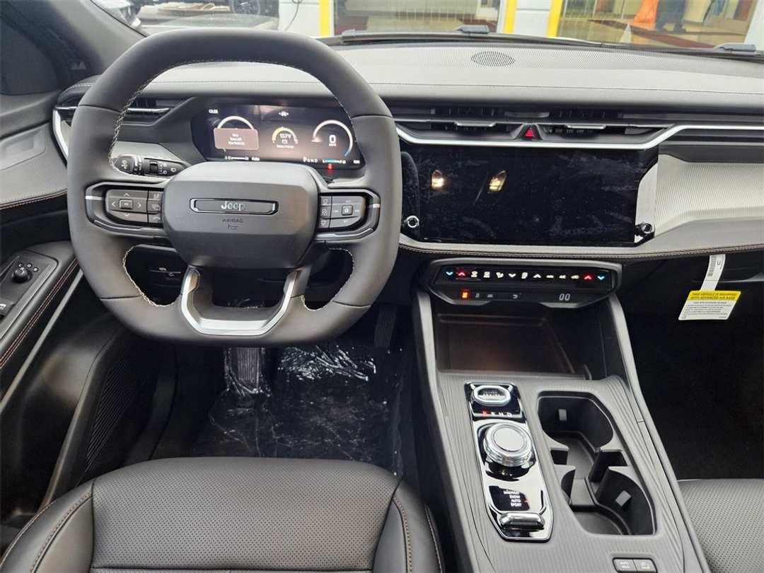 2026 Jeep Cherokee Laredo - Image 28