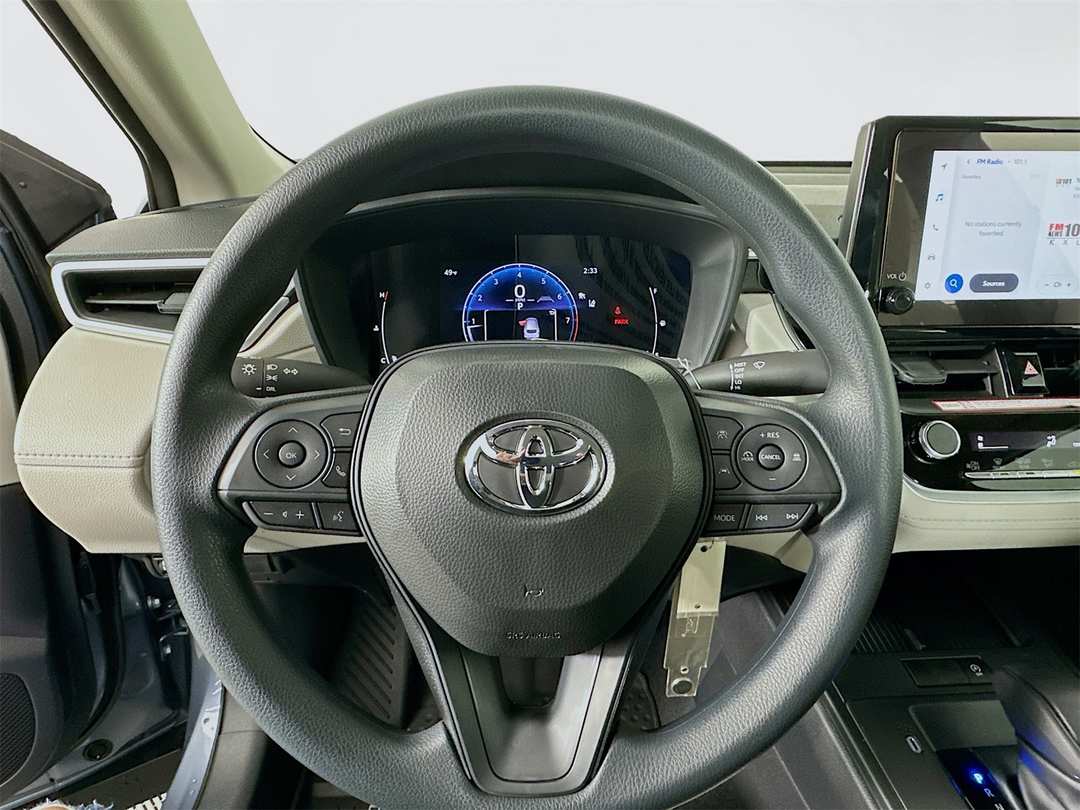 2026 Toyota Corolla Cross L - Image 11