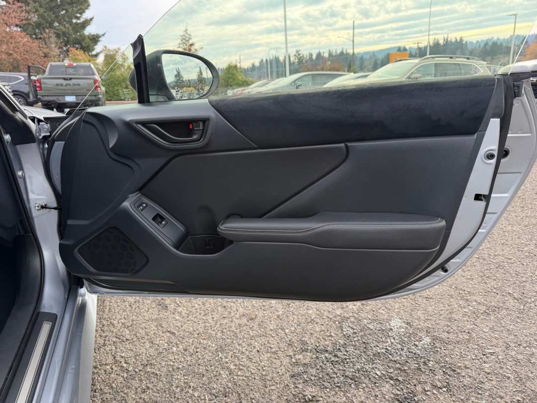 2024 Toyota Gr86 Premium - Image 29