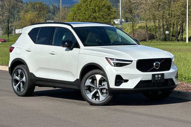 2026 Volvo Xc40 B5 Plus