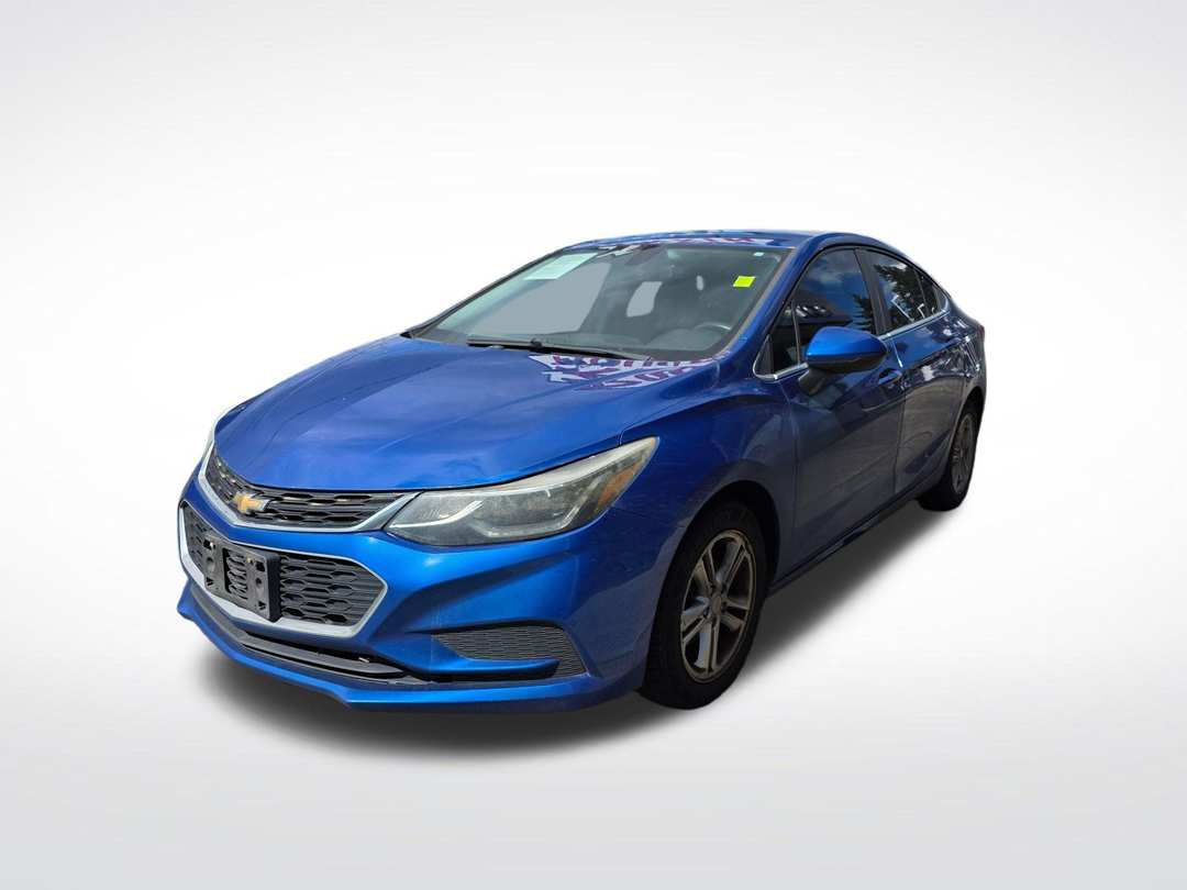 2017 Chevrolet Cruze LT - Image 2