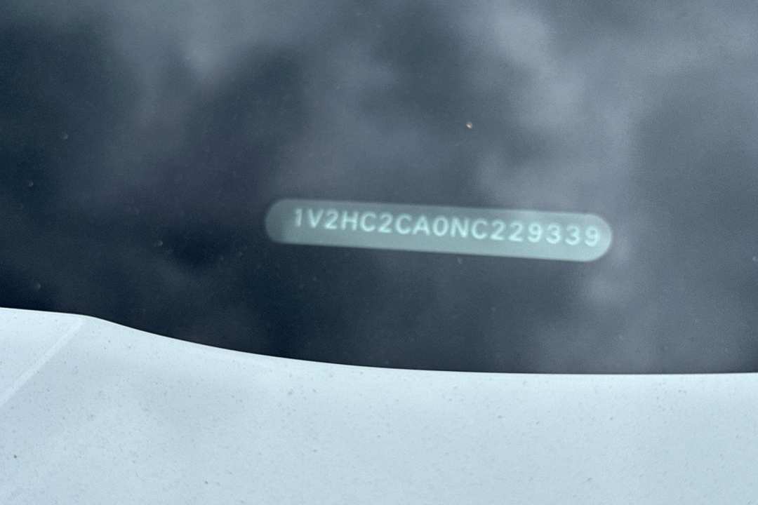 2022 Volkswagen Atlas Cross Sport 2.0T SE w/Technology - Image 2