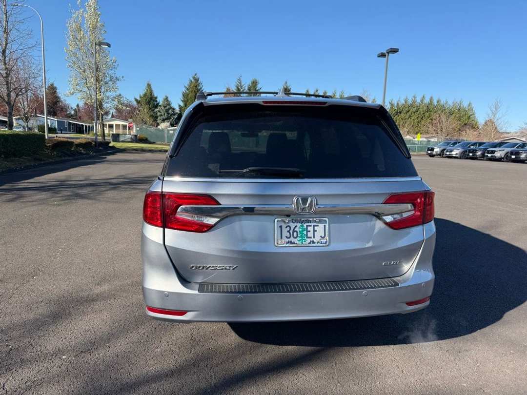 2018 Honda Odyssey Elite - Image 3