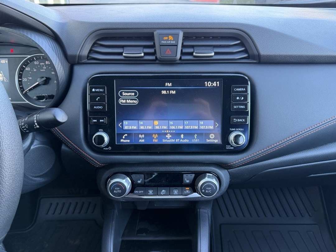 2025 Nissan Versa 1.6 SR - Image 21