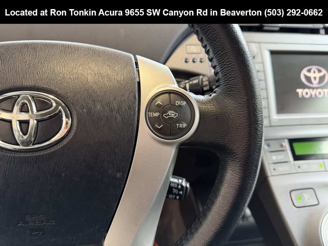 2015 Toyota Prius Advanced - Image 18