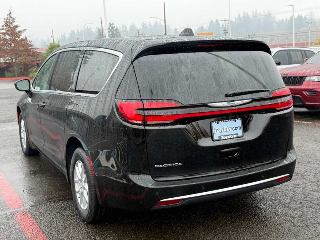 2026 Chrysler Pacifica Select - Image 6