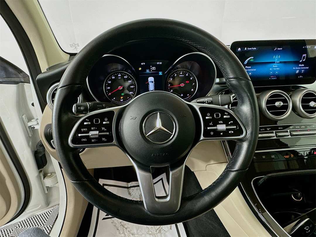 2020 Mercedes-Benz GLC GLC 300 - Image 11