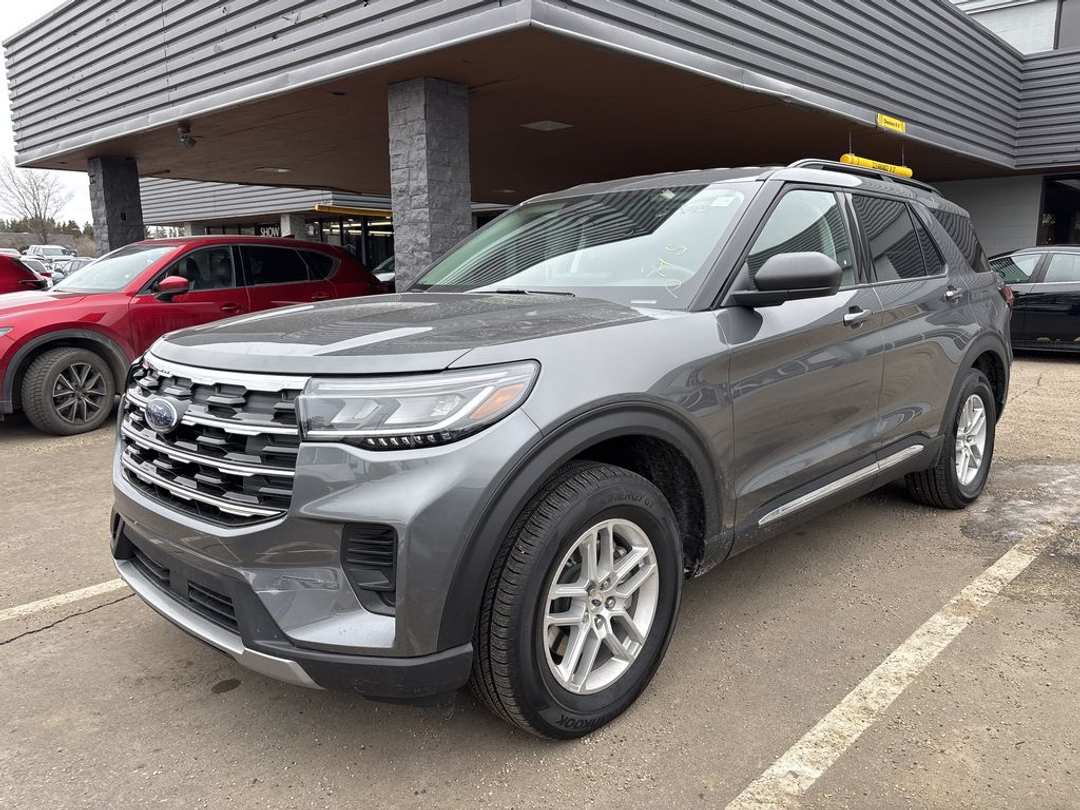 2025 Ford Explorer ACTIVE - Image 2