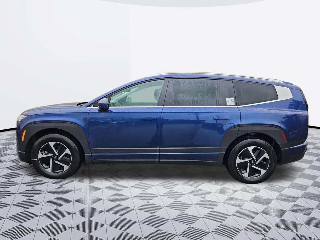 2026 Hyundai Ioniq 9 SE - Image 3