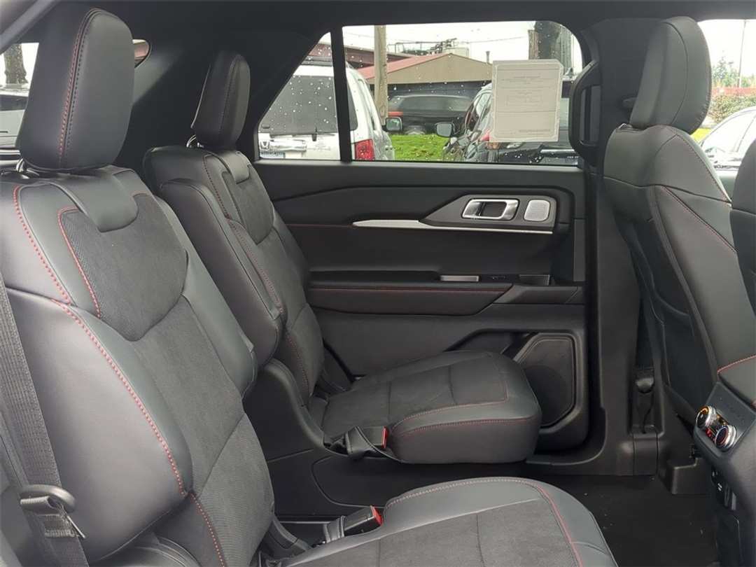 2026 Ford Explorer ST - Image 29