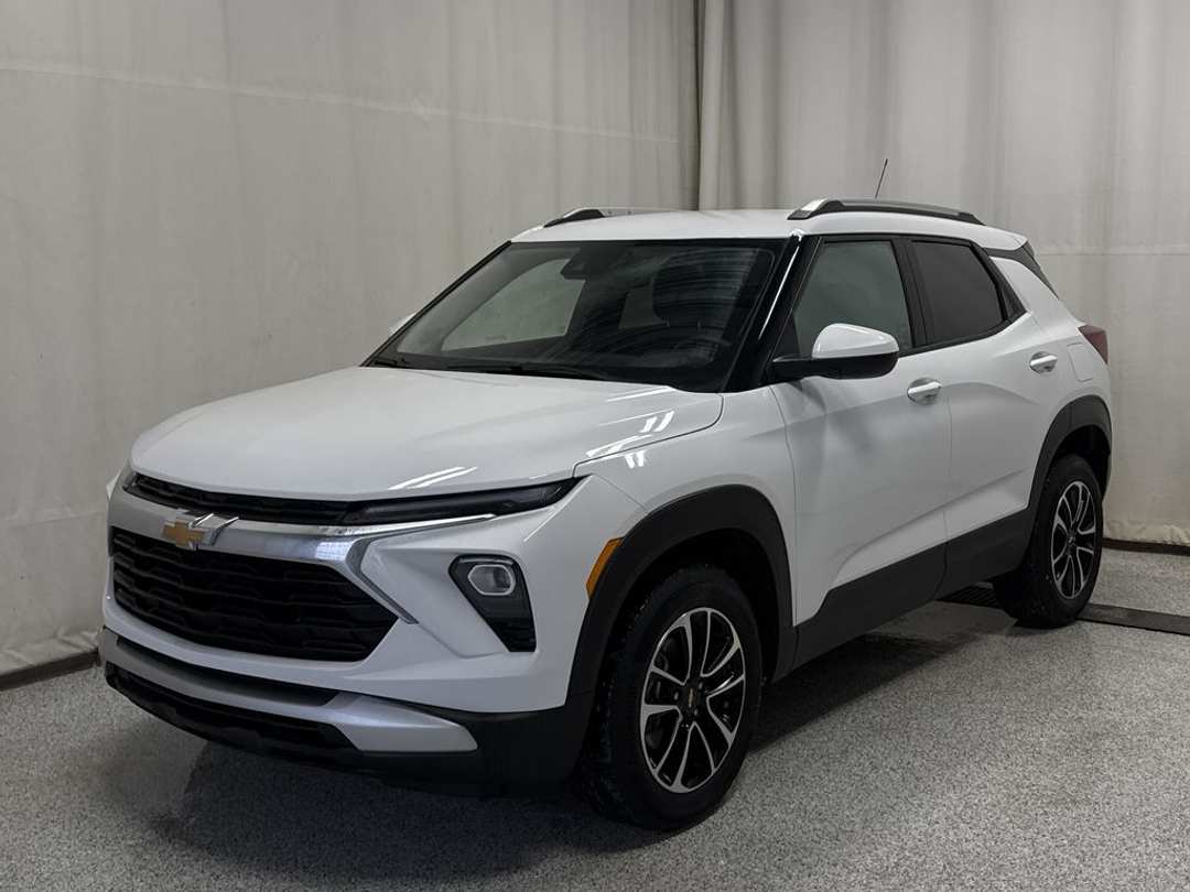 2025 Chevrolet Trailblazer LT - Image 2