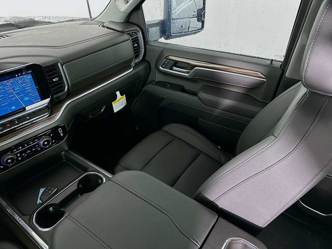 2025 Chevrolet Silverado 2500Hd LT - Image 24