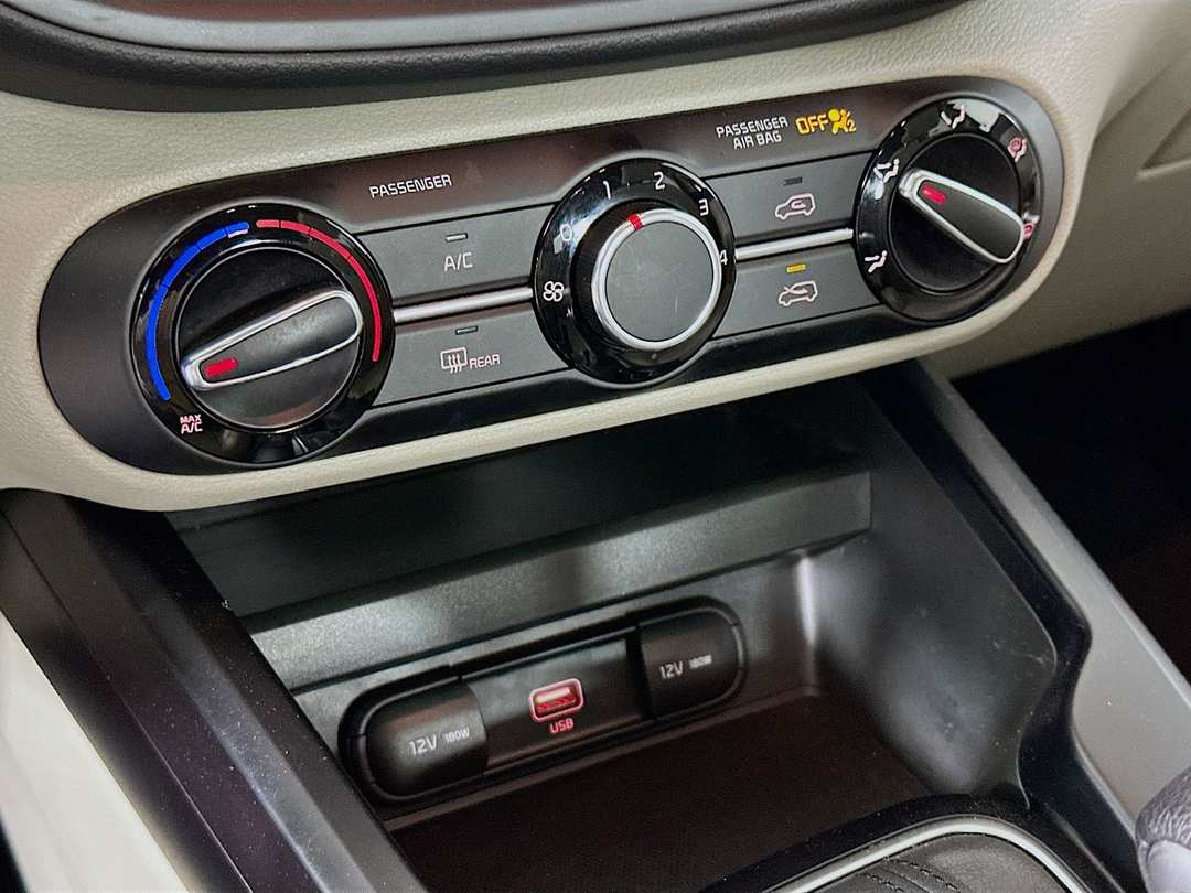 2020 Kia Soul LX - Image 16