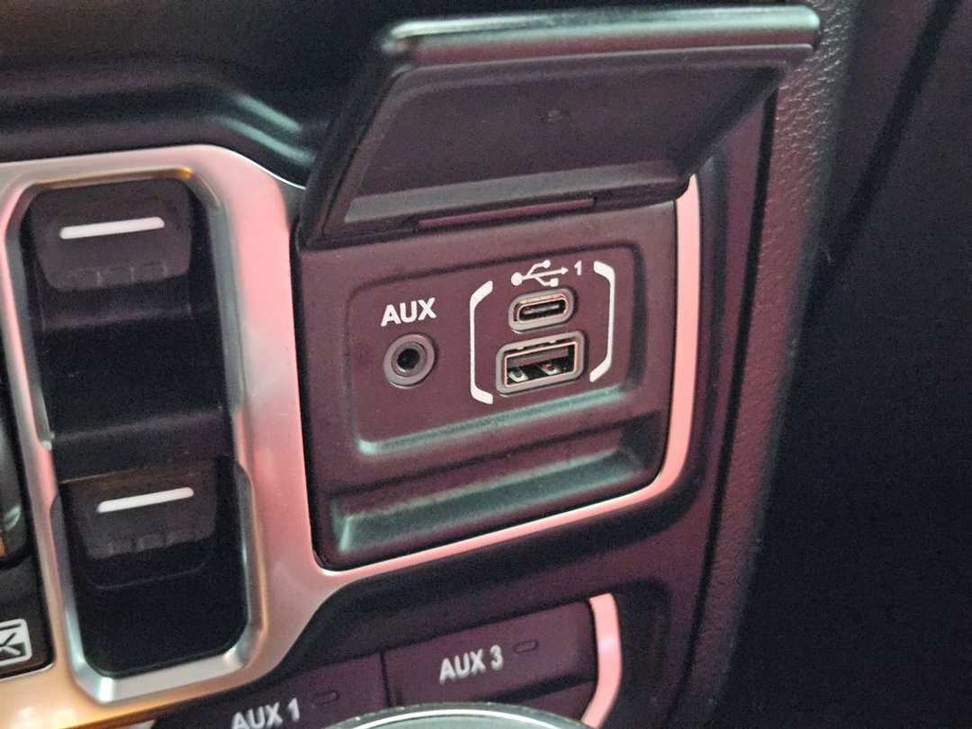 2023 Jeep Wrangler Rubicon - Image 30