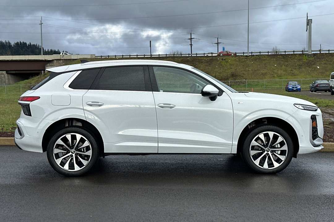 2026 Audi Q3 - Image 2