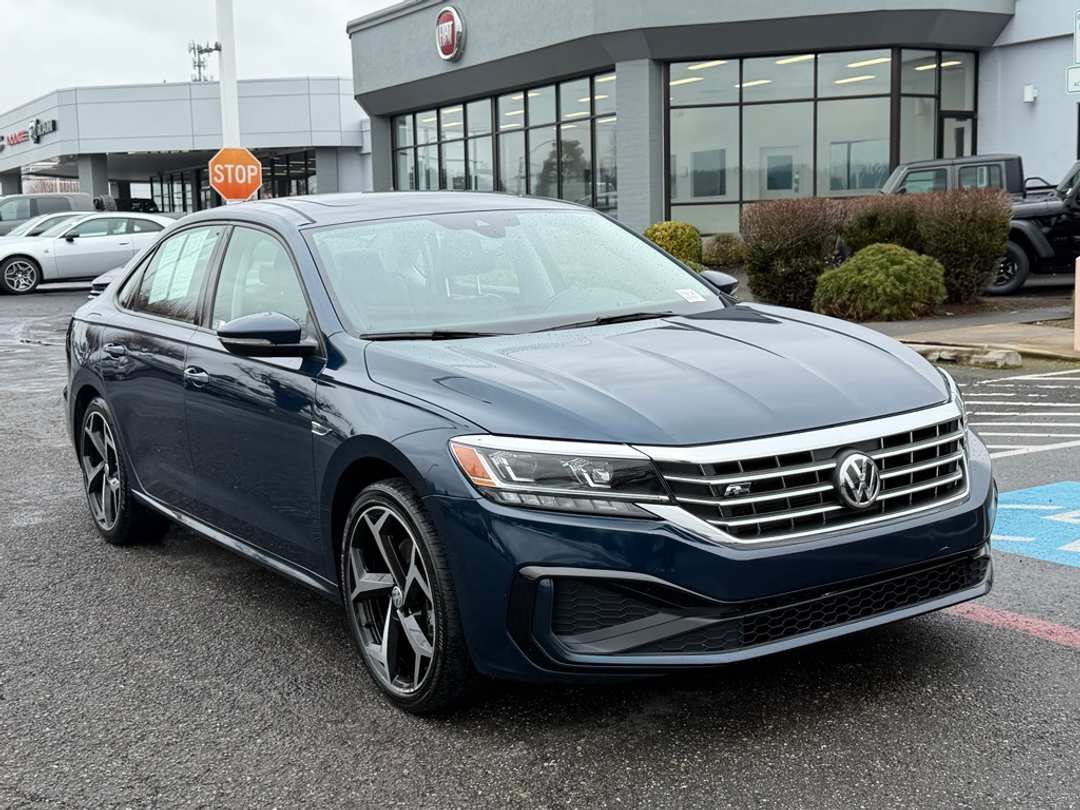 2020 Volkswagen Passat 2.0T RLine - Image 2