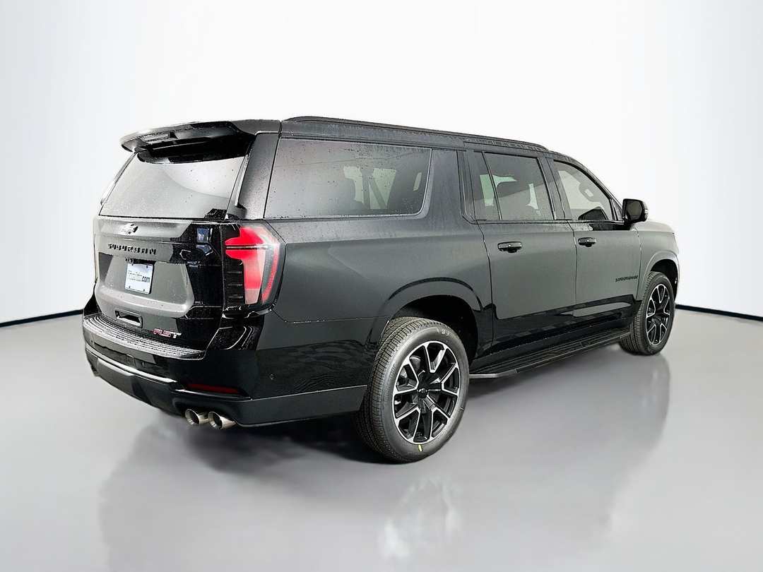 2026 Chevrolet Suburban RST - Image 7