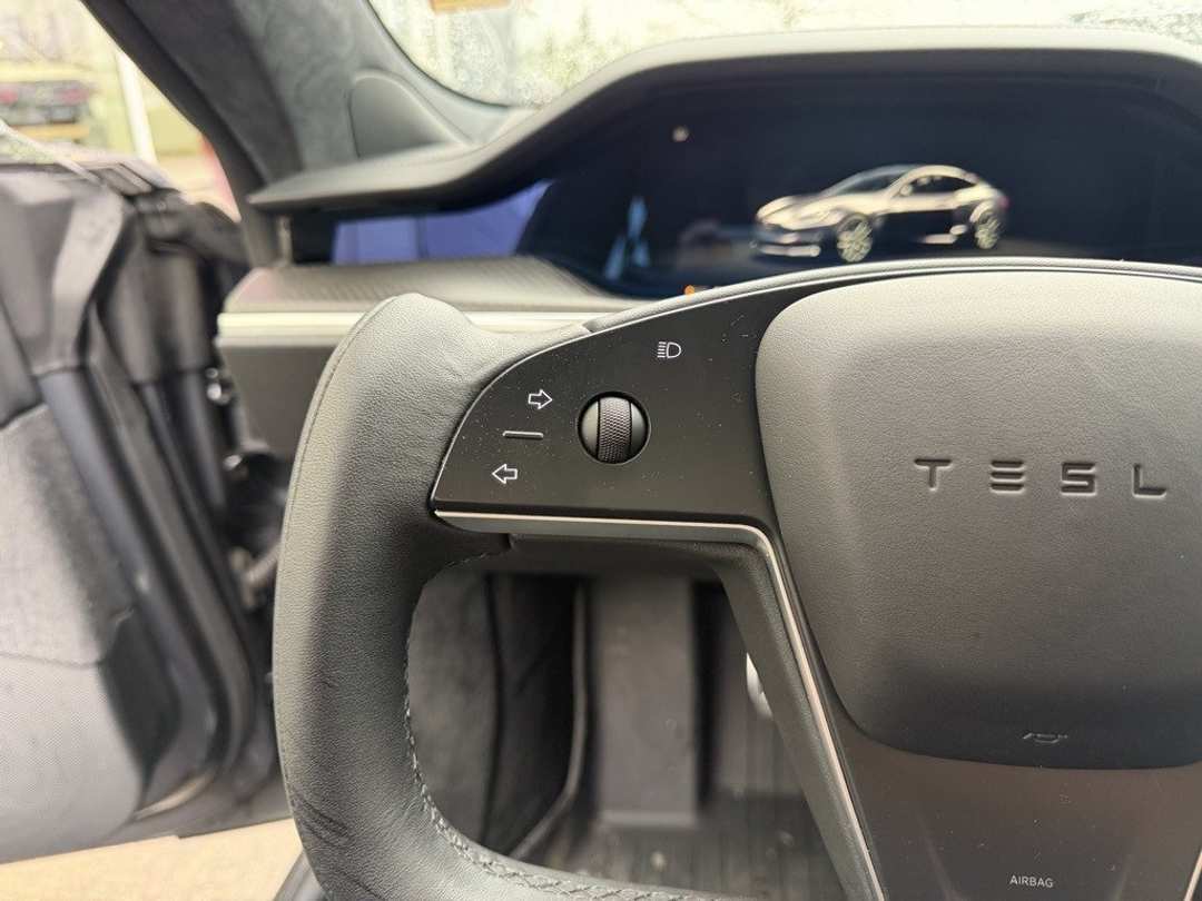2021 Tesla Model S Plaid - Image 20
