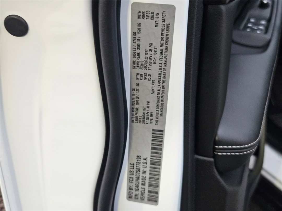 2025 Jeep Grand Cherokee Altitude X - Image 40