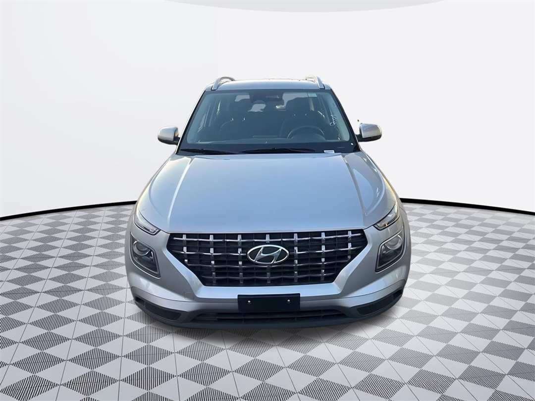 2025 Hyundai Venue SEL - Image 8