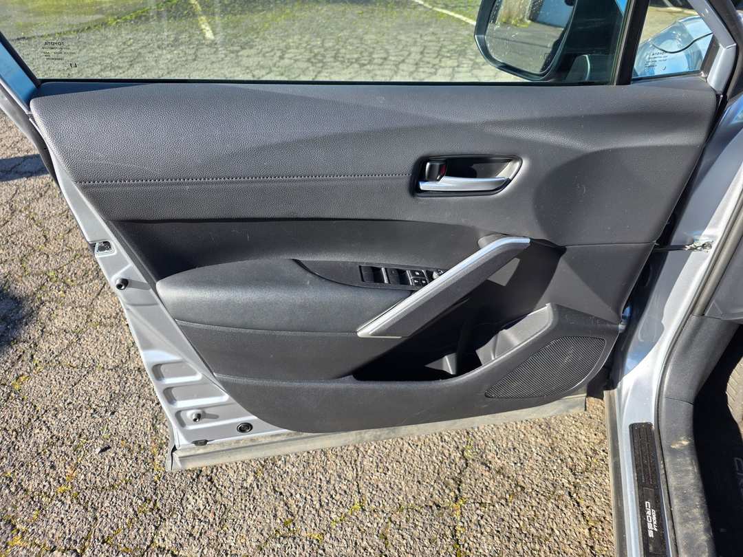 2024 Toyota Corolla Cross - Image 10