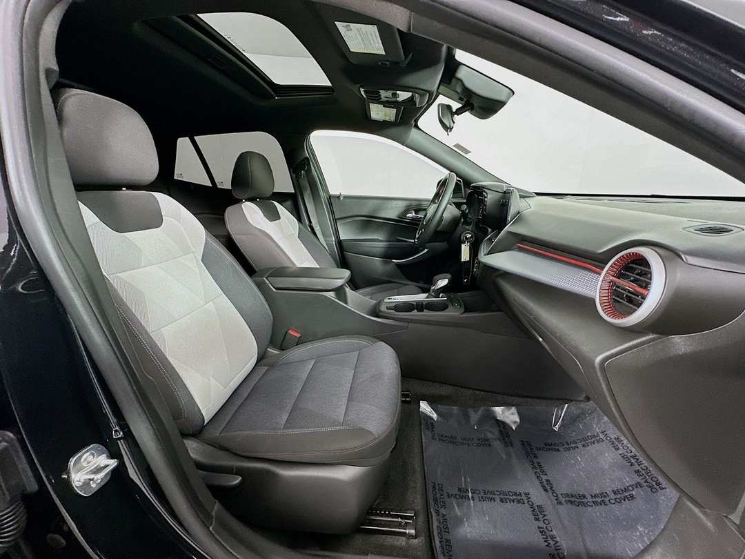 2025 Chevrolet Trax 1RS - Image 29