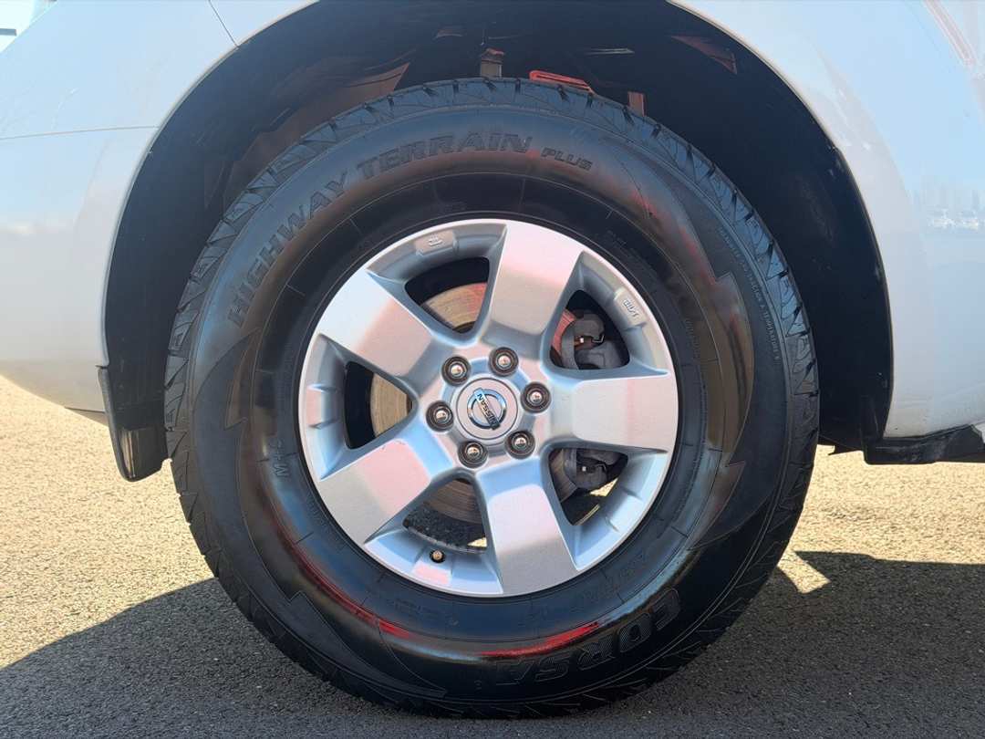 2013 Nissan Frontier SV - Image 9