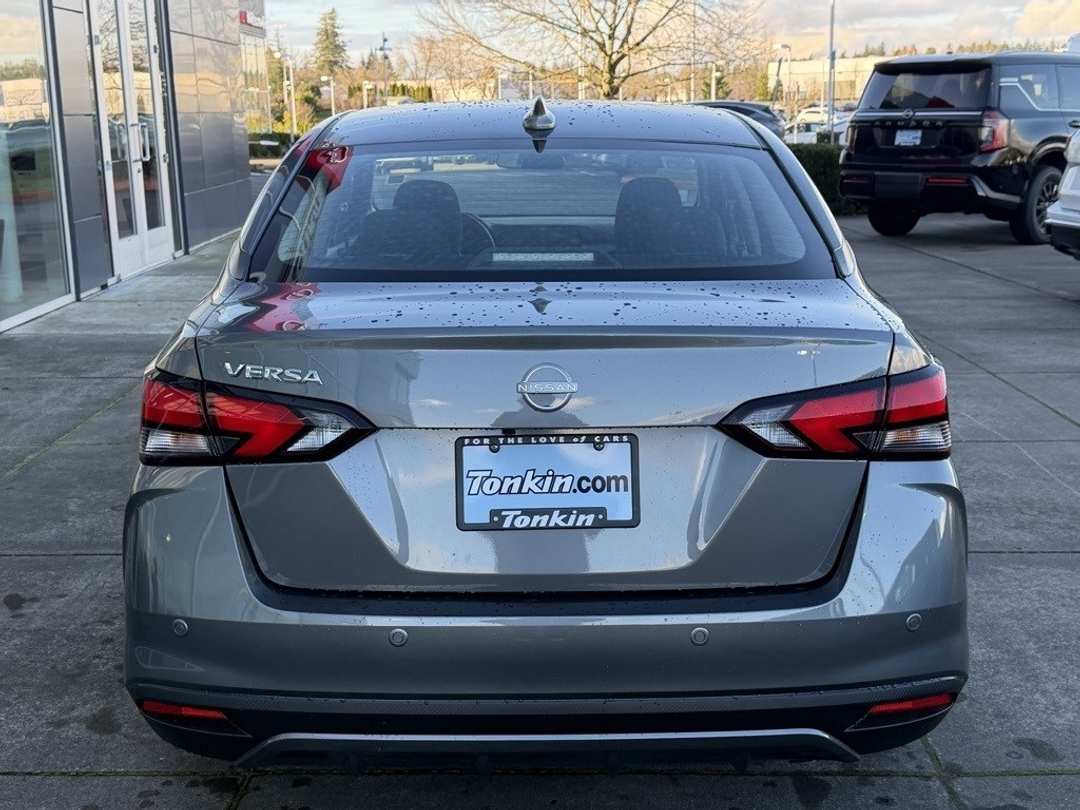 2025 Nissan Versa 1.6 SV - Image 6