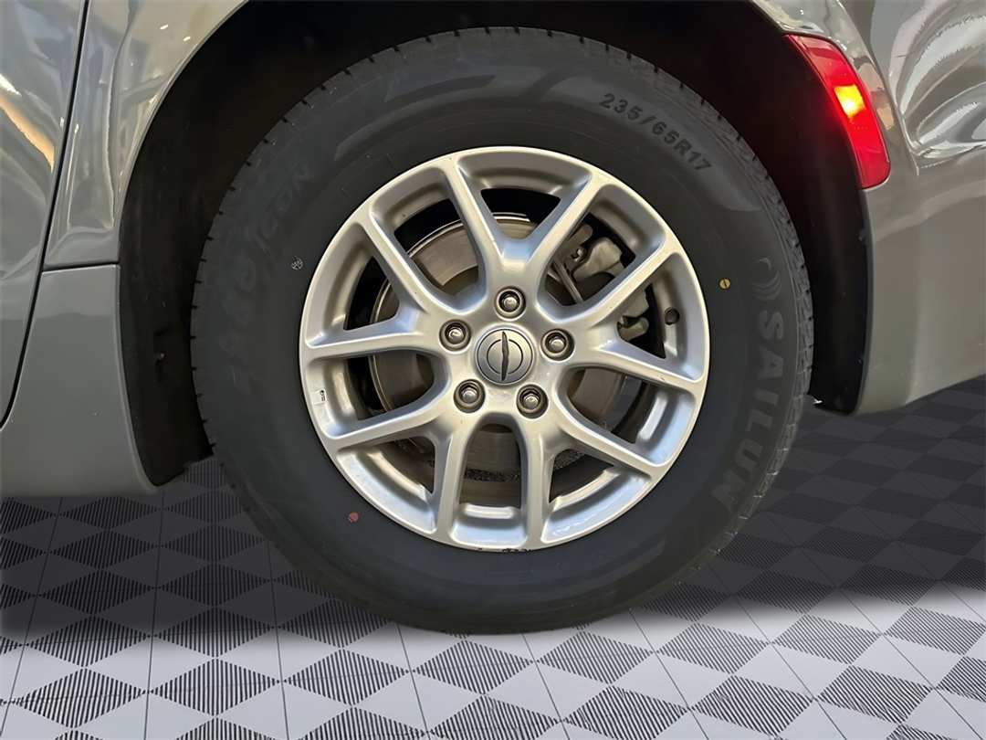 2025 Chrysler Pacifica Select - Image 22