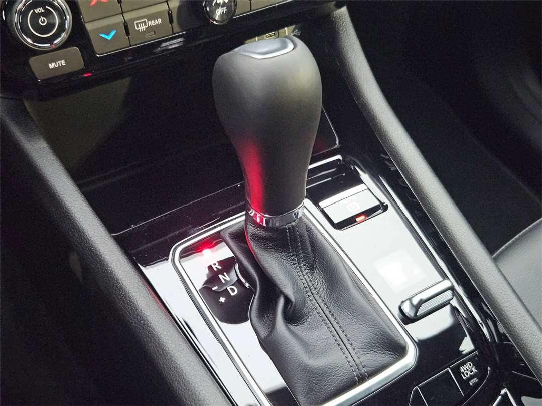 2026 Jeep Compass Latitude - Image 18