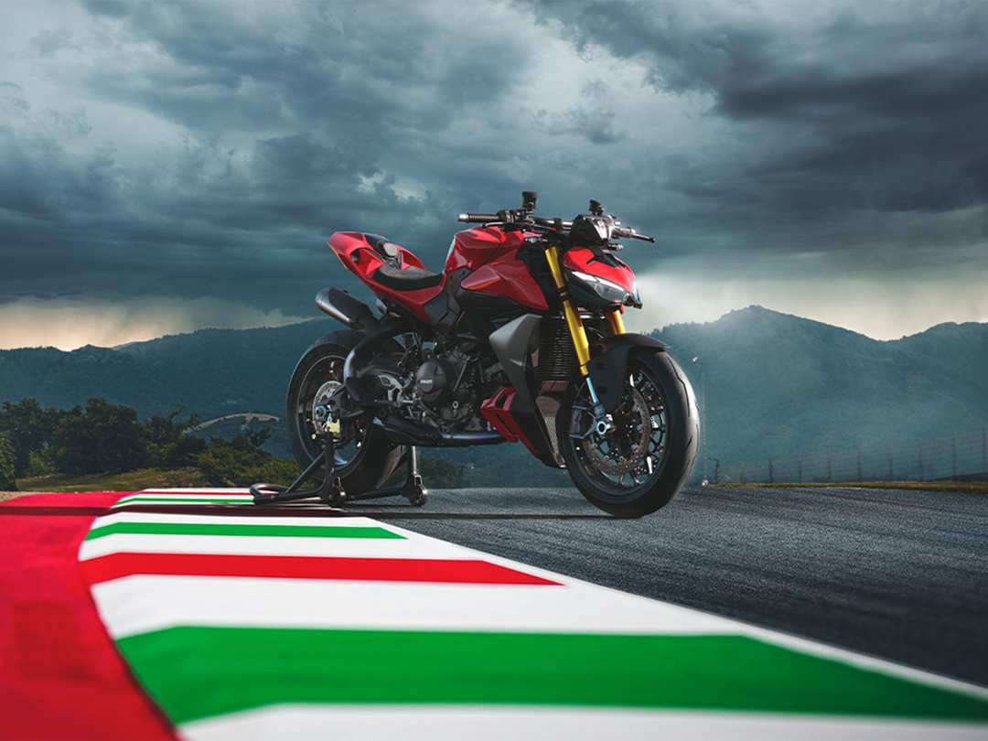 2025 Ducati Streetfighter V2 - Image 25