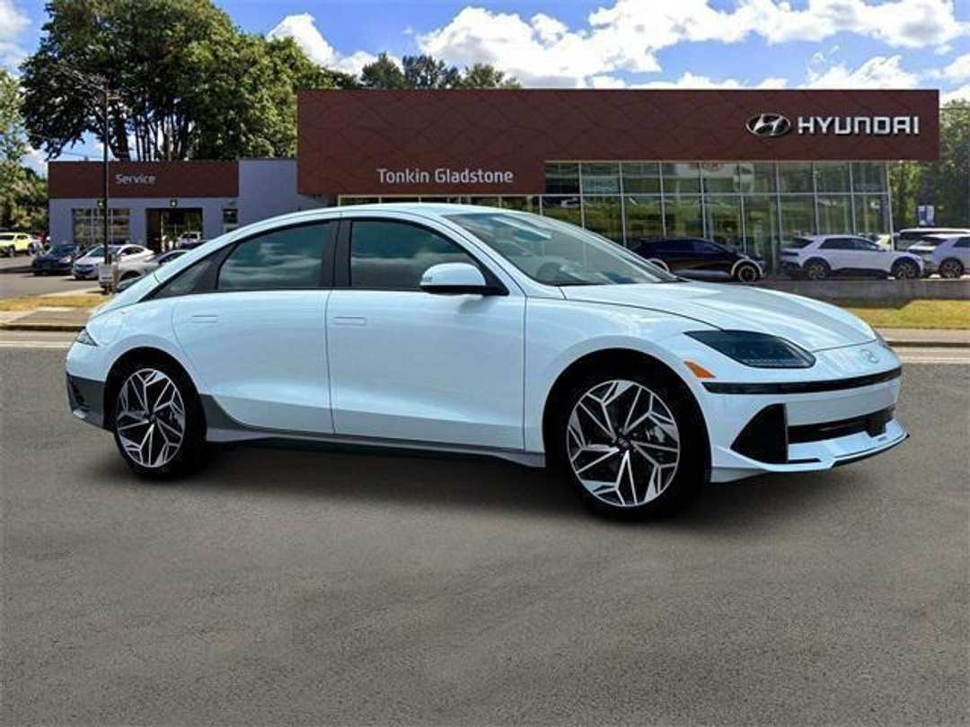 2025 Hyundai Ioniq 6 SEL - Image 10