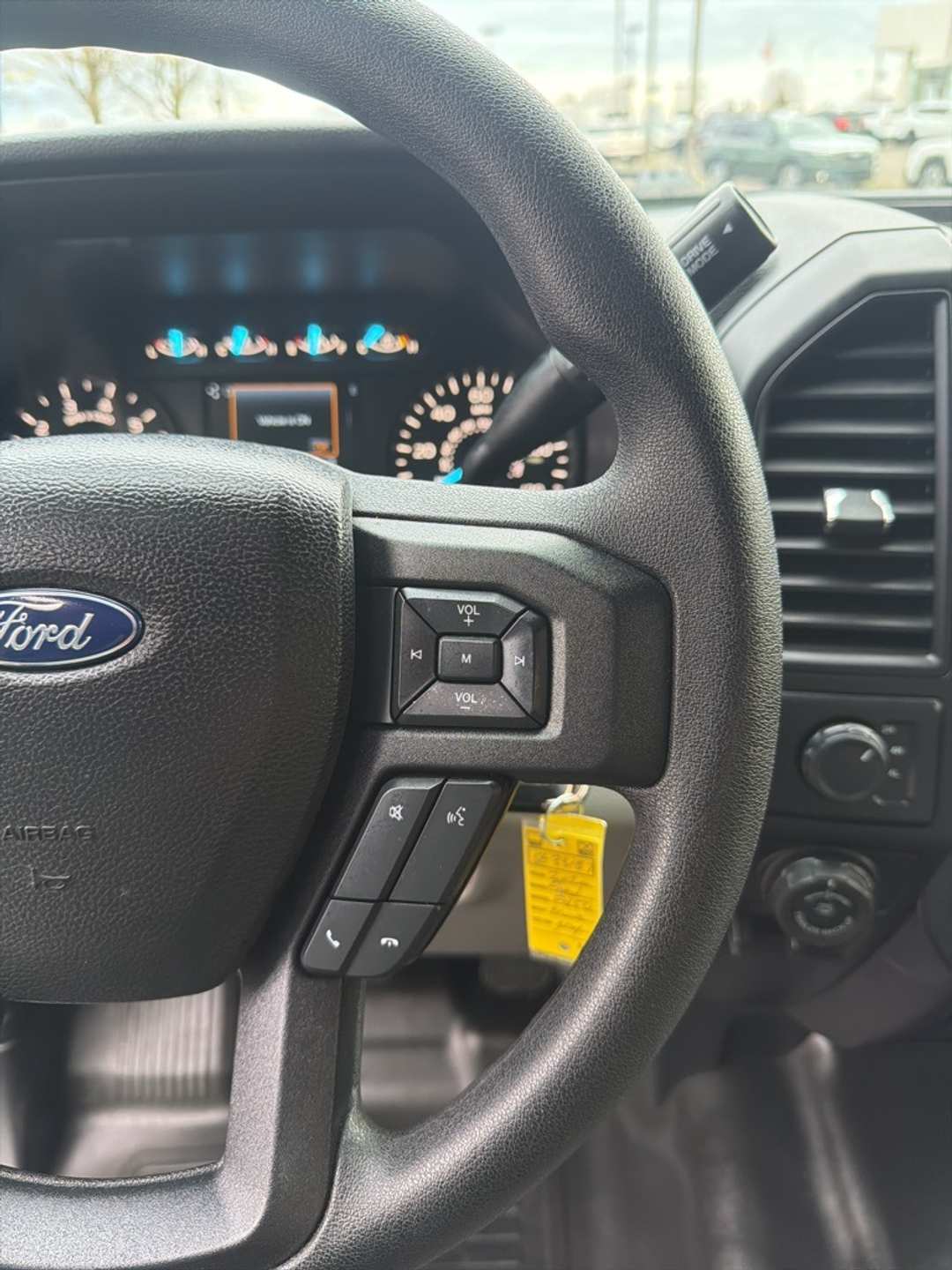 2020 Ford F-150 XL - Image 31