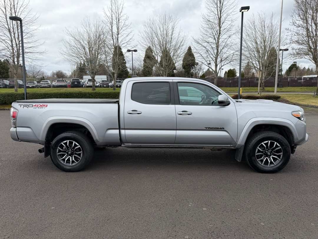 2020 Toyota Tacoma TRD Sport - Image 9