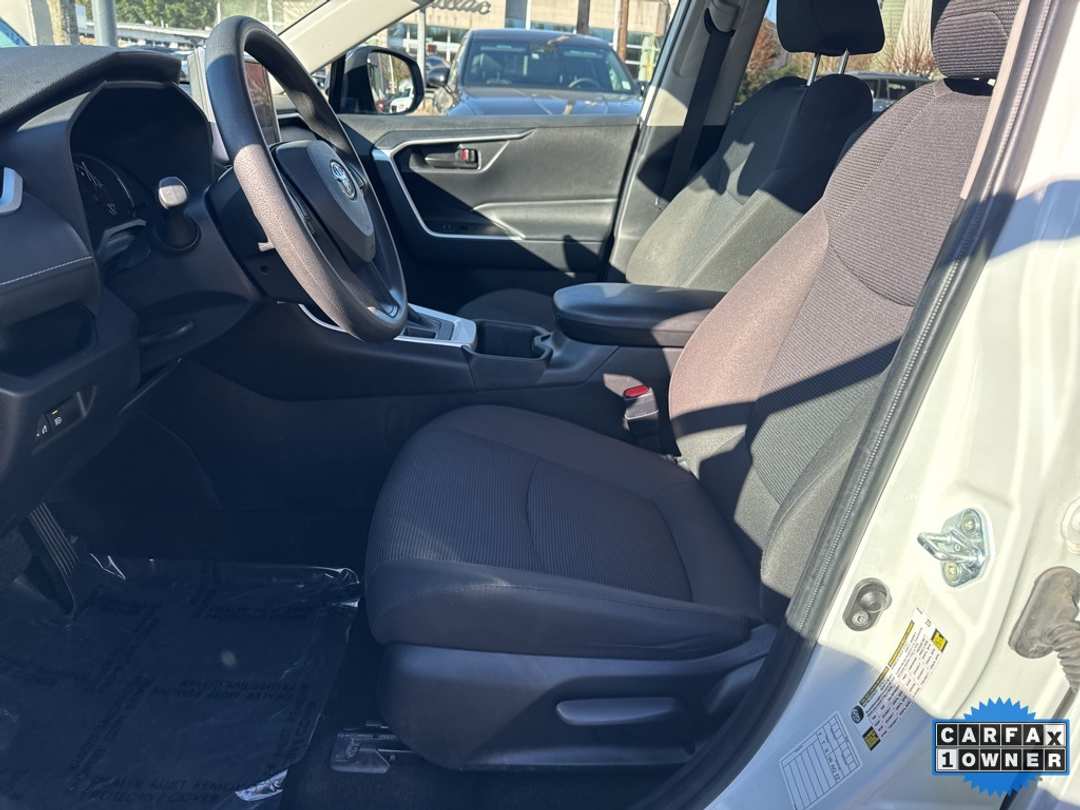 2024 Toyota Rav4 LE - Image 17