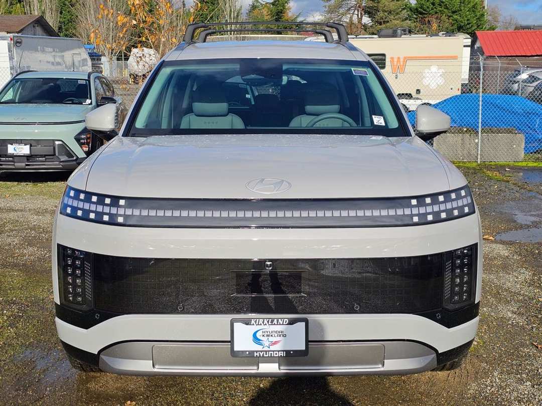 2026 Hyundai Ioniq 9 SEL - Image 2