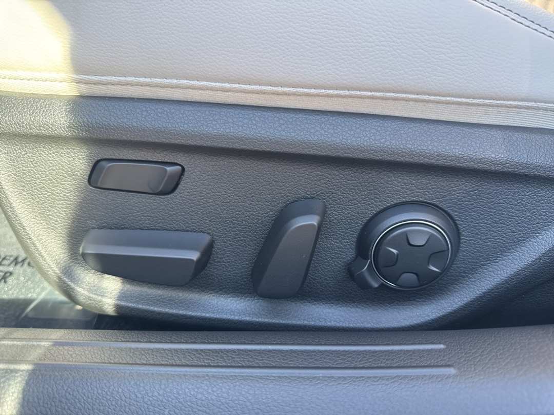 2026 Genesis G70 3.3T Sport Prestige - Image 17