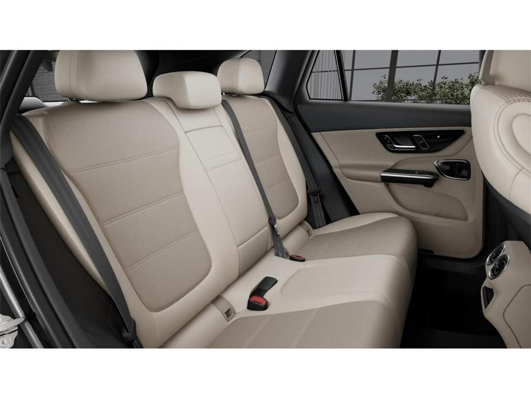 2026 Mercedes-Benz GLC GLC 300 - Image 5