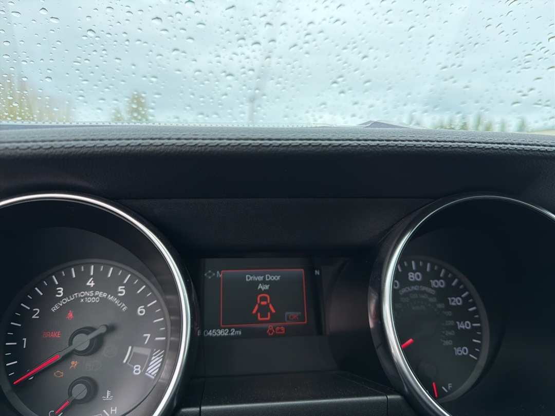 2018 Ford Mustang GT Premium - Image 6