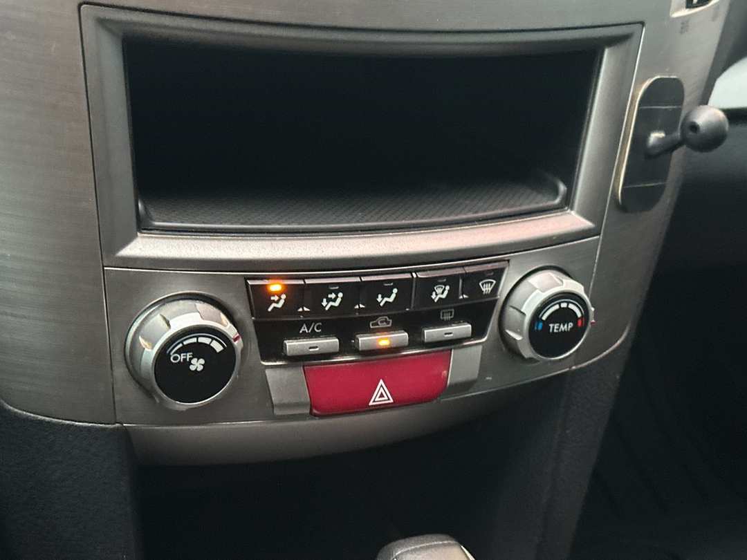 2014 Subaru Outback 2.5i - Image 16