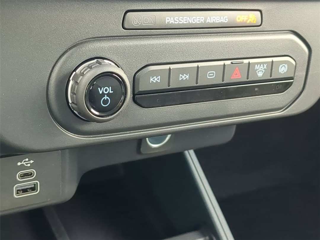 2026 Ford Maverick XL - Image 20