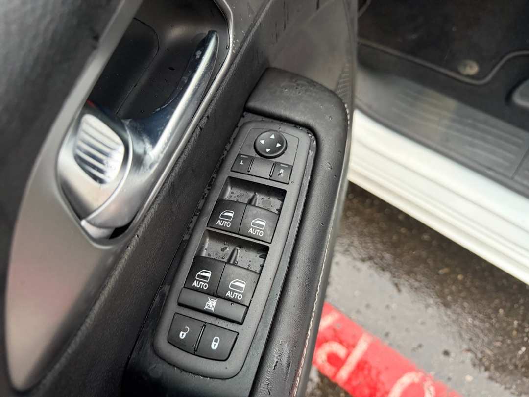 2026 Chrysler Pacifica Select - Image 14